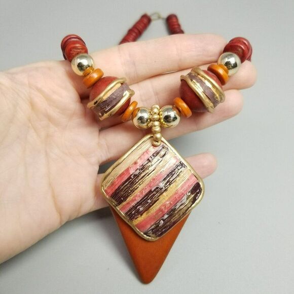 Vintage Funky Red Beaded Necklace with Bold Statement Pendant, Retro Estate - Picture 7 of 8